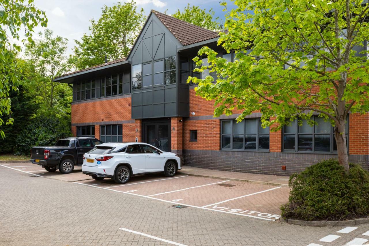 Homely - Watford Premier Apartments Extérieur photo